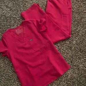 Figs shocking pink scrub set